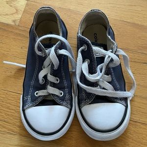 Kids navy converse low tops size 10